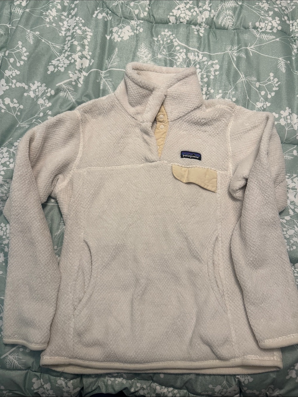 Patagonia Cream Fleece Pullover with Snap Placket